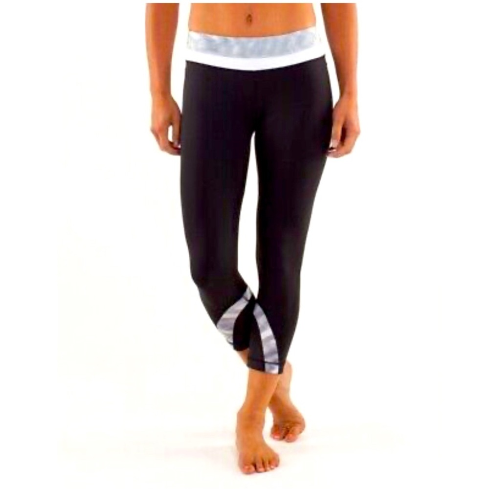 Lululemon Run Inspire Crop II 21” Size 2 Black, Blazer Fossil, White leggings